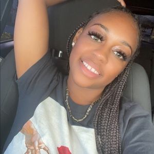 Meet your Posher, Abrianna